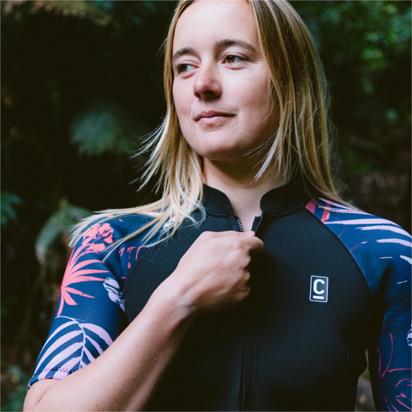 2026 C-Skins Womens NuWave Solace Lite 2/2mm Front Zip Shorty Wetsuit C-NSOL22SHW - Black / Tropical